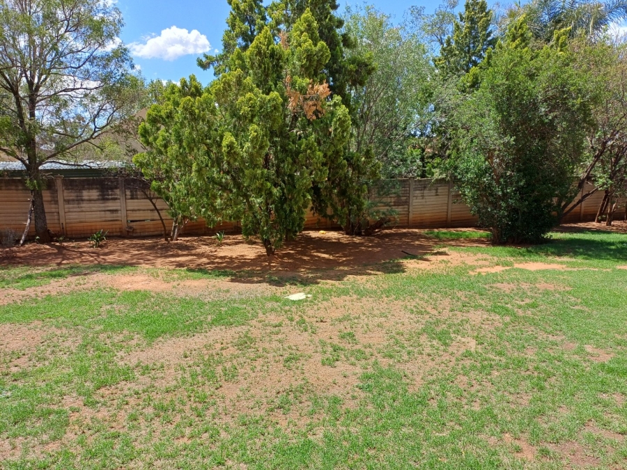 To Let 5 Bedroom Property for Rent in Fichardt Park Free State